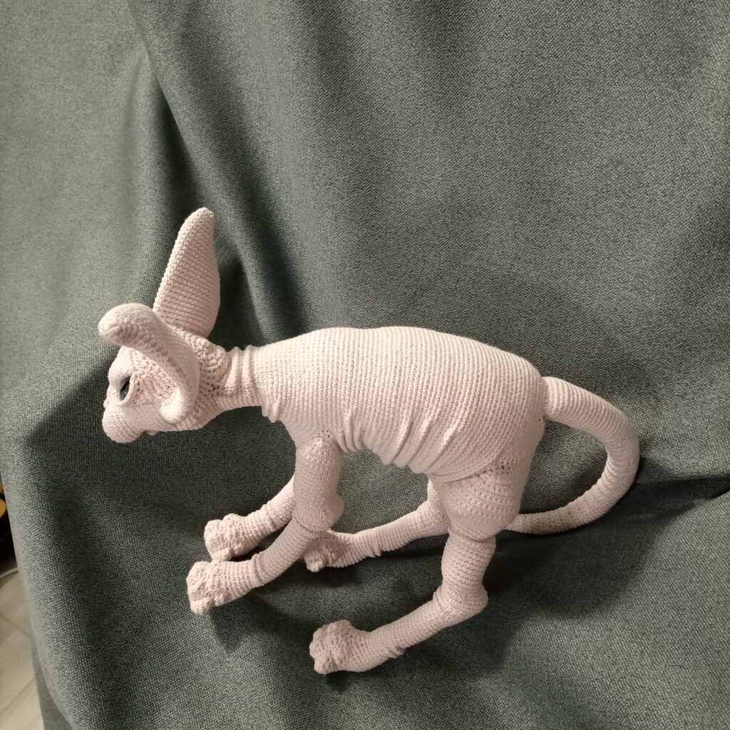 Сфинкс вязаный