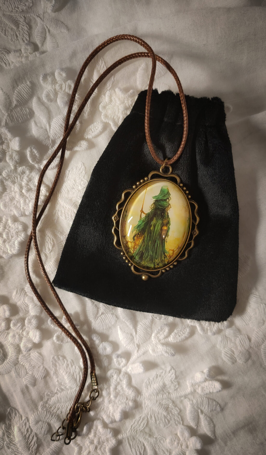 Кулон-подвеска «Тайна на Хэллоуин»