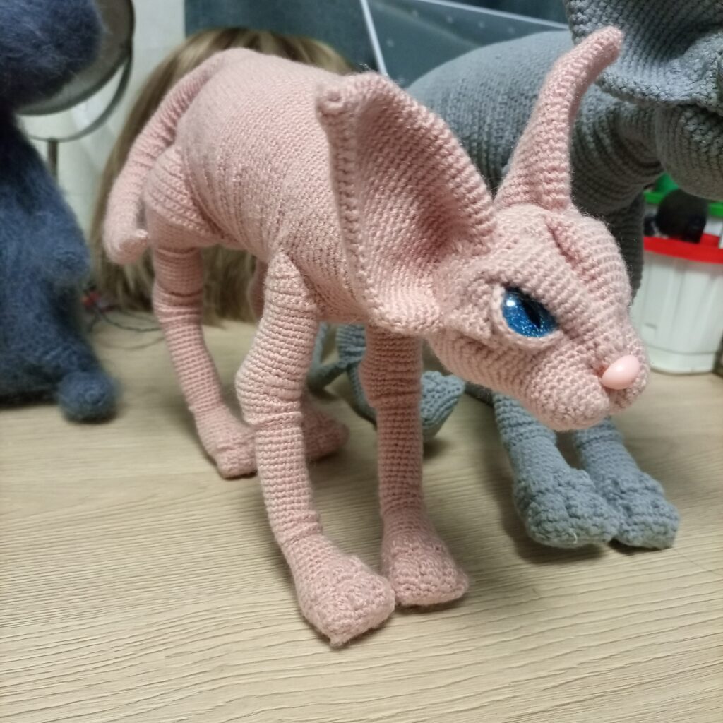 Сфинкс вязаный