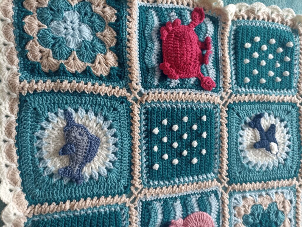 Детский плед «Морской» ручной работы