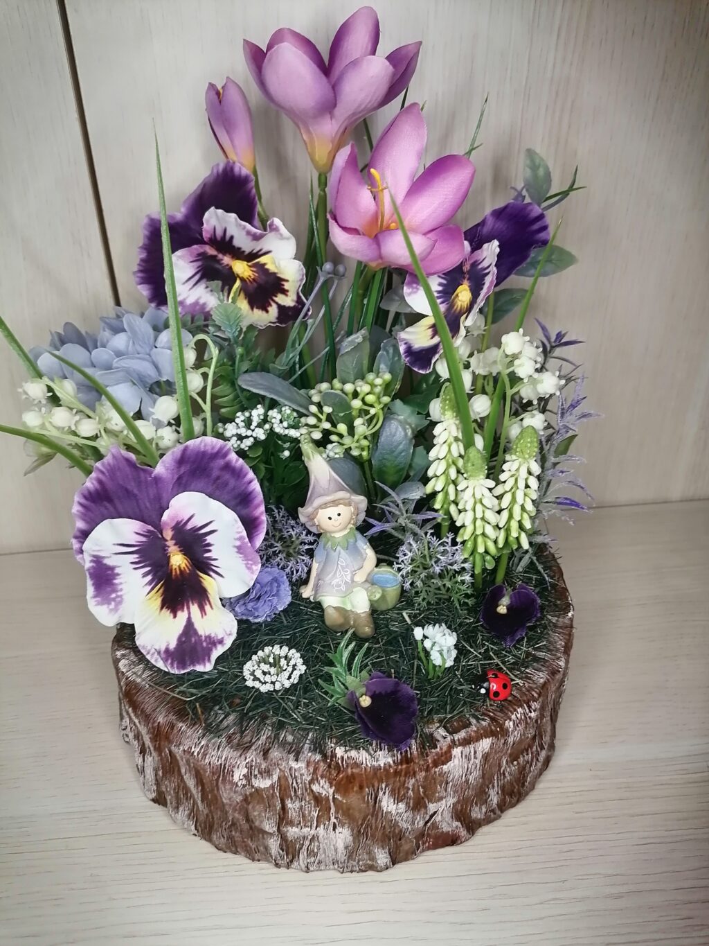 Сказочный пень (интерьерная композиция)