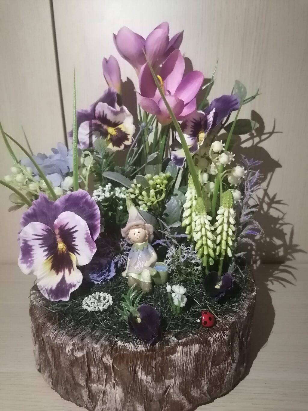 Сказочный пень (интерьерная композиция)