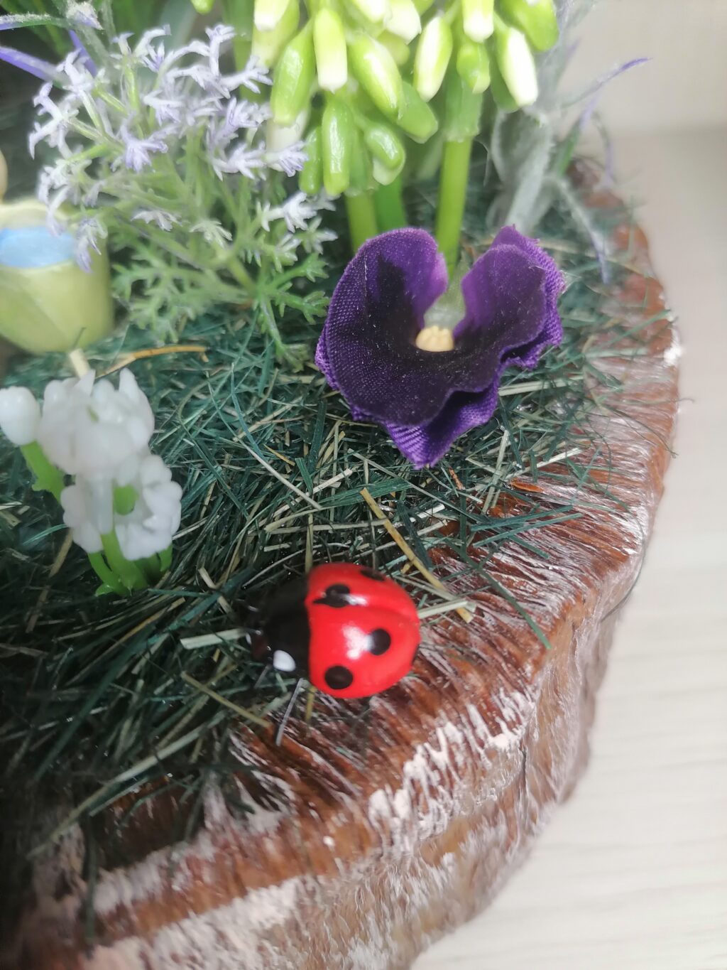 Сказочный пень (интерьерная композиция)