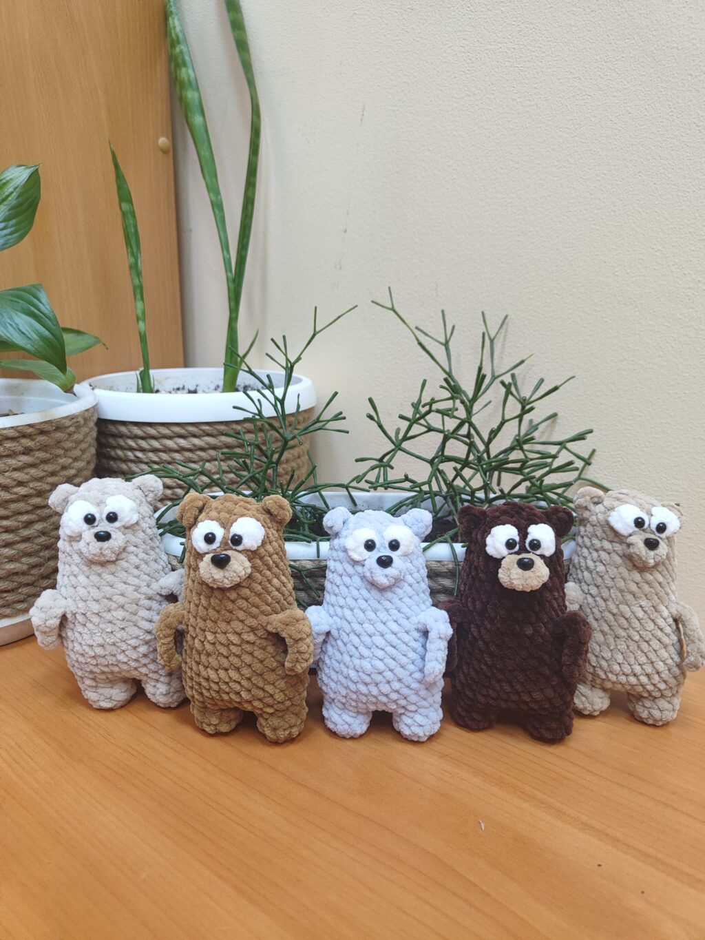 Медведь плюшевый