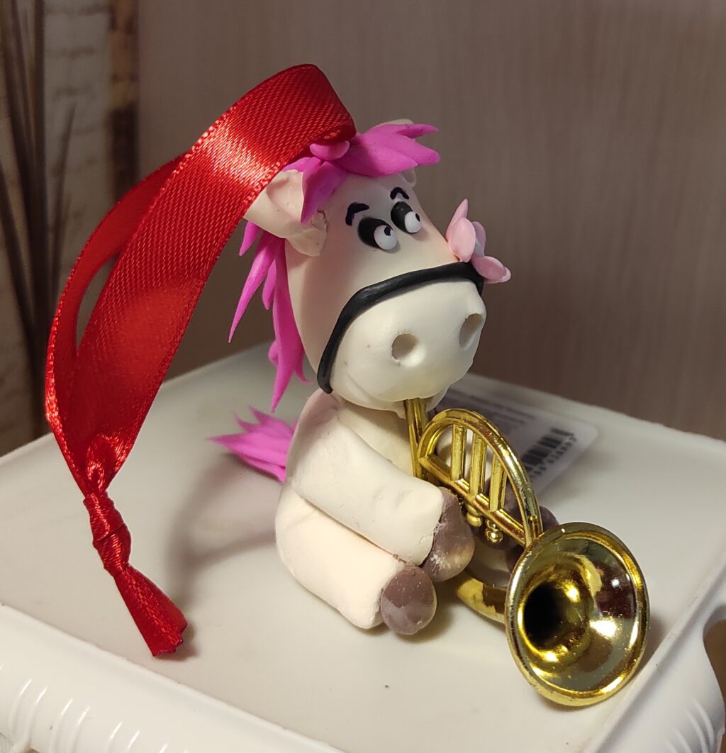 Ëлочные игрушки — лошадки