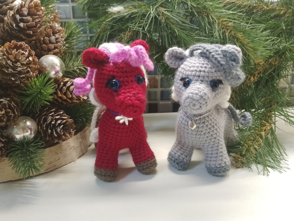 Вязанная лошадка