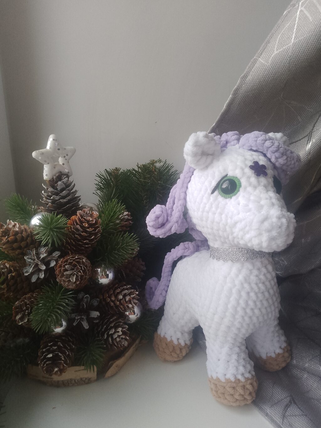 Плюшевая лошадка Снежок