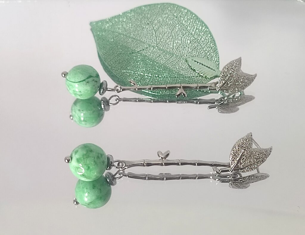 Яркая зелень