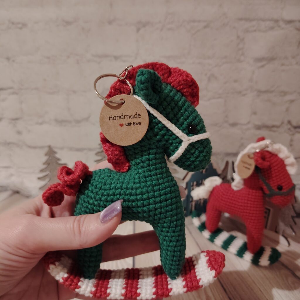 Лошадка качалка брелок