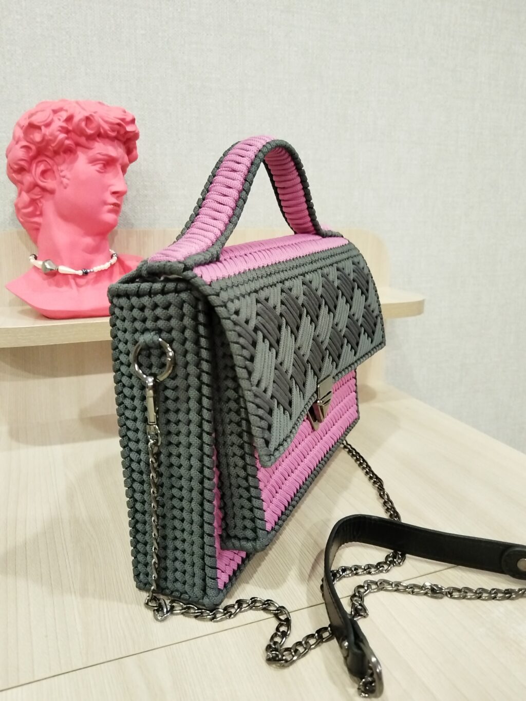 Сумка из шнура на канве