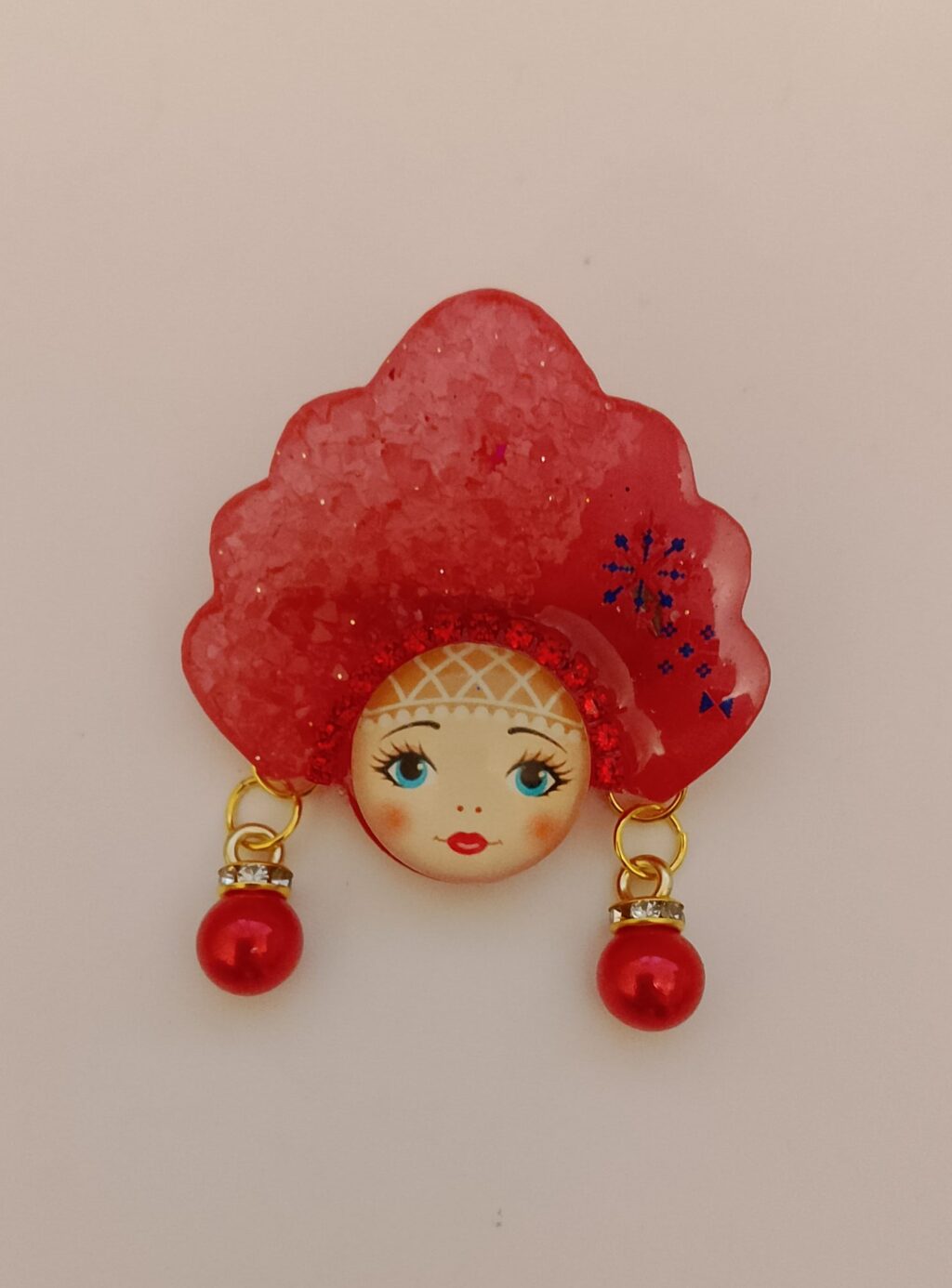 Брошь Красотка в кокошнике