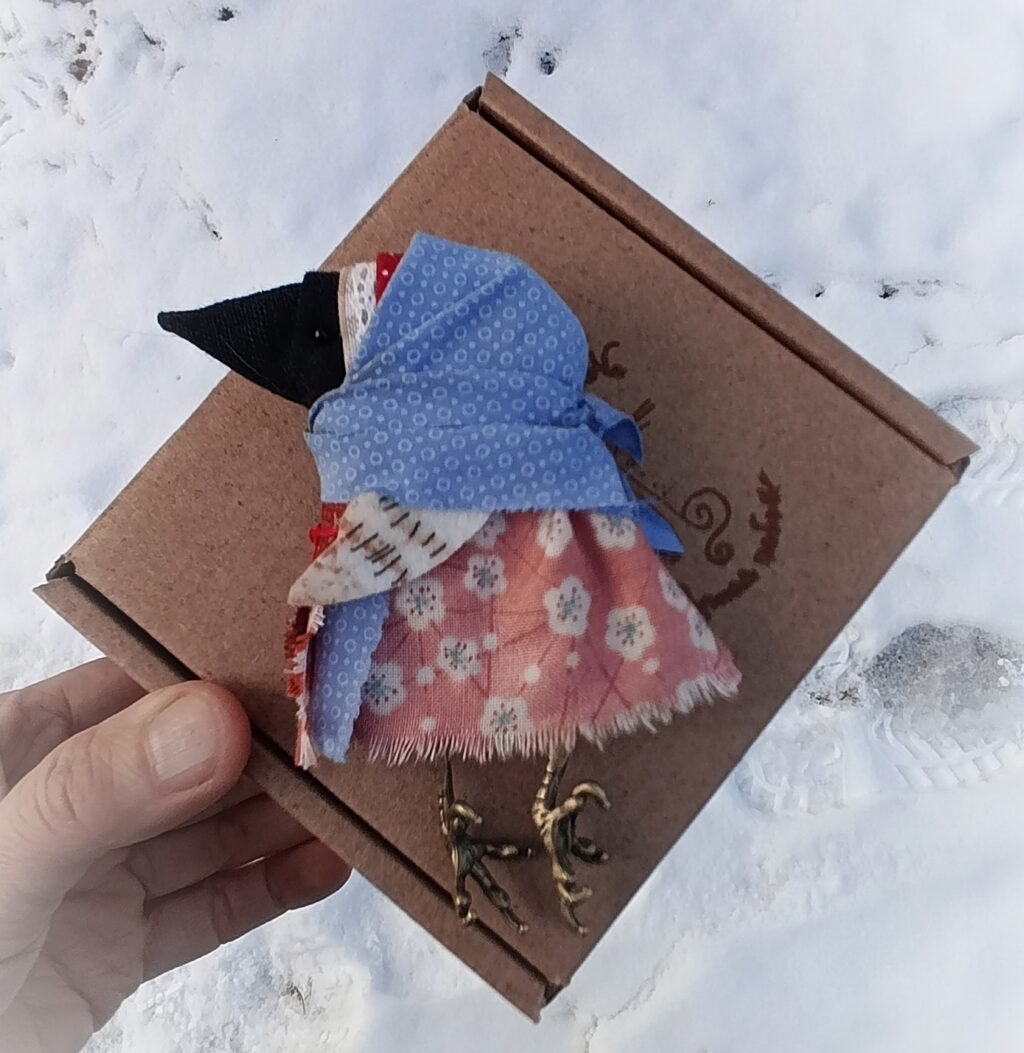 Броши сова и вороны