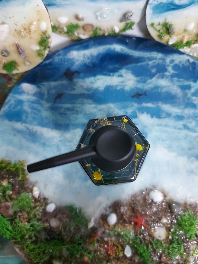 Дозатор винтовой для жидкого мыла, светится в темноте