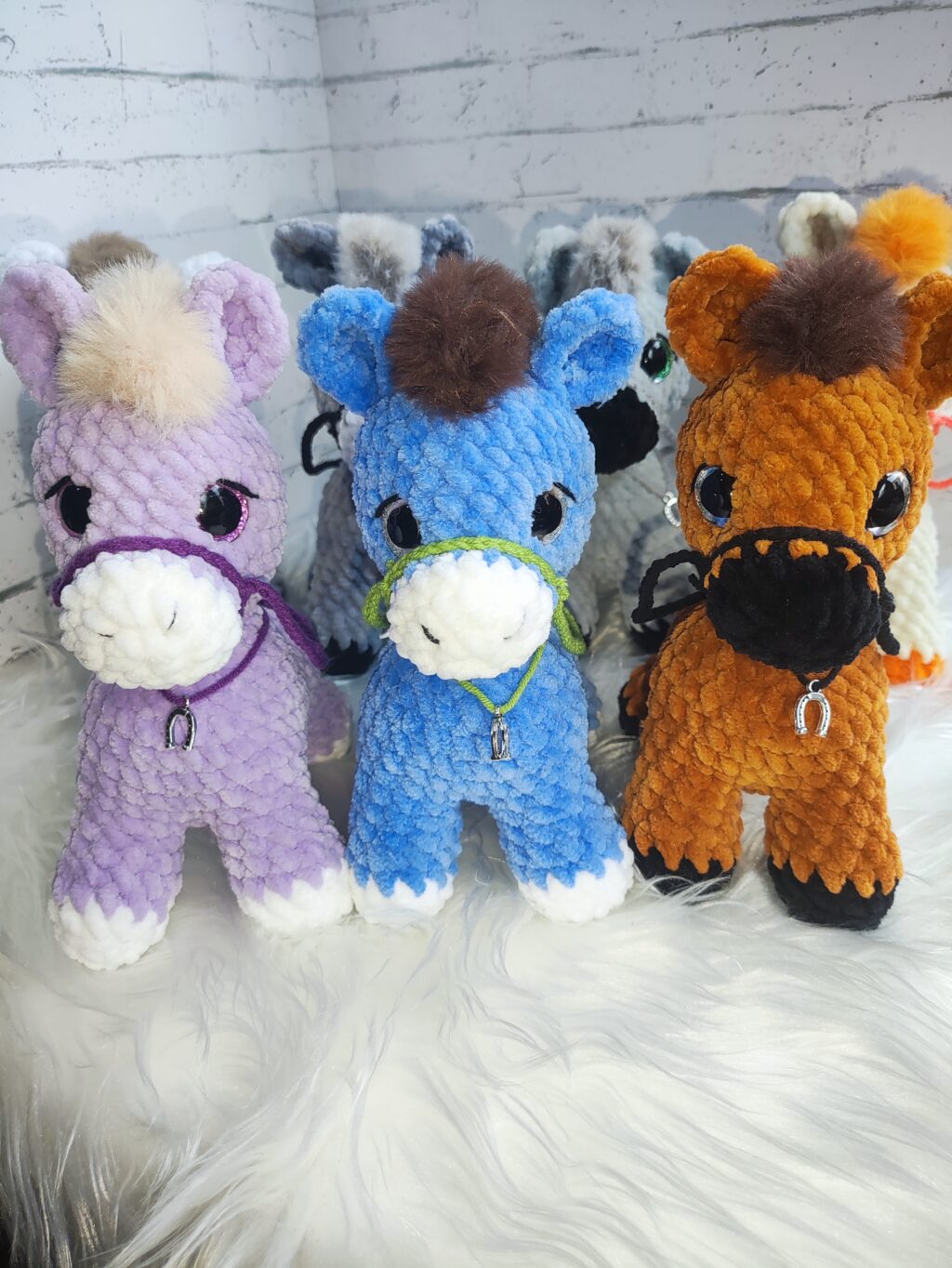 Лошадка символ года