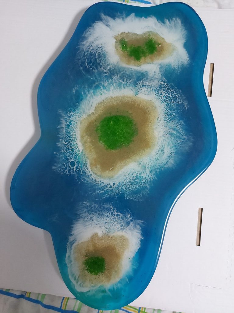 Поднос на ножках