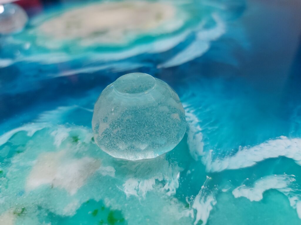 Поднос на ножках