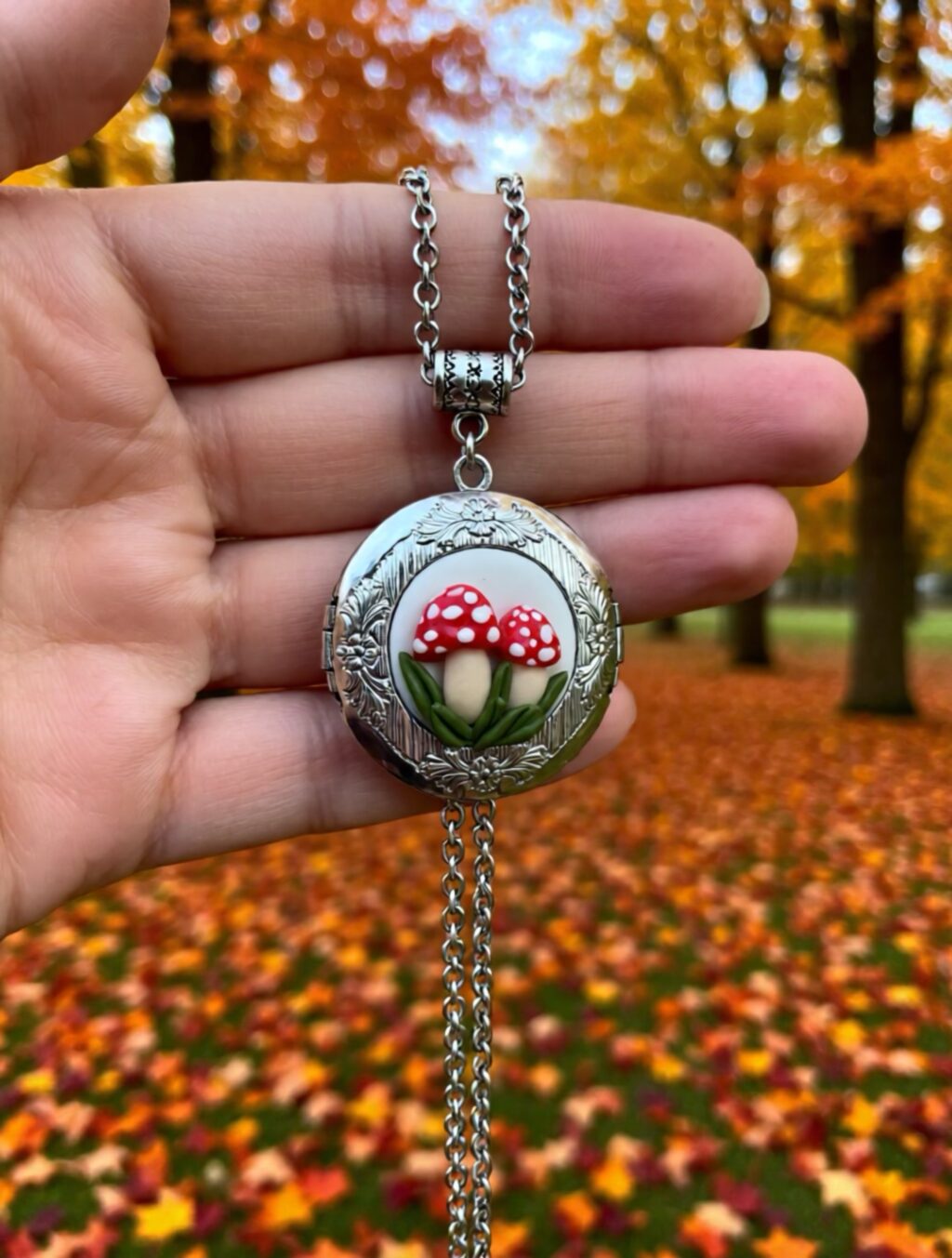 Кулон на цепи