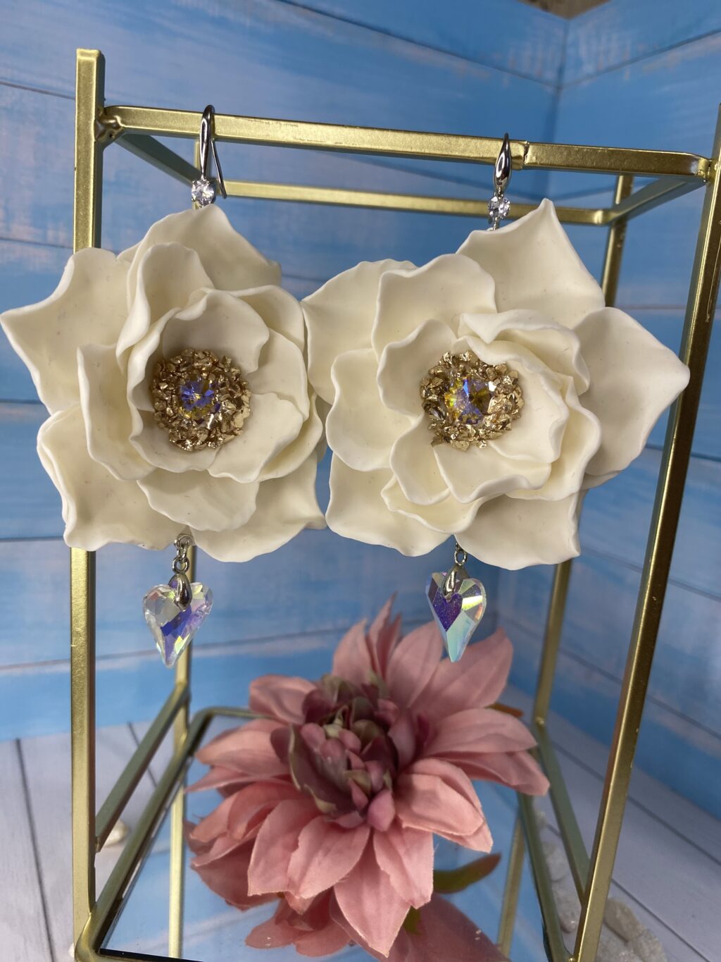 Серьги с крупными цветами