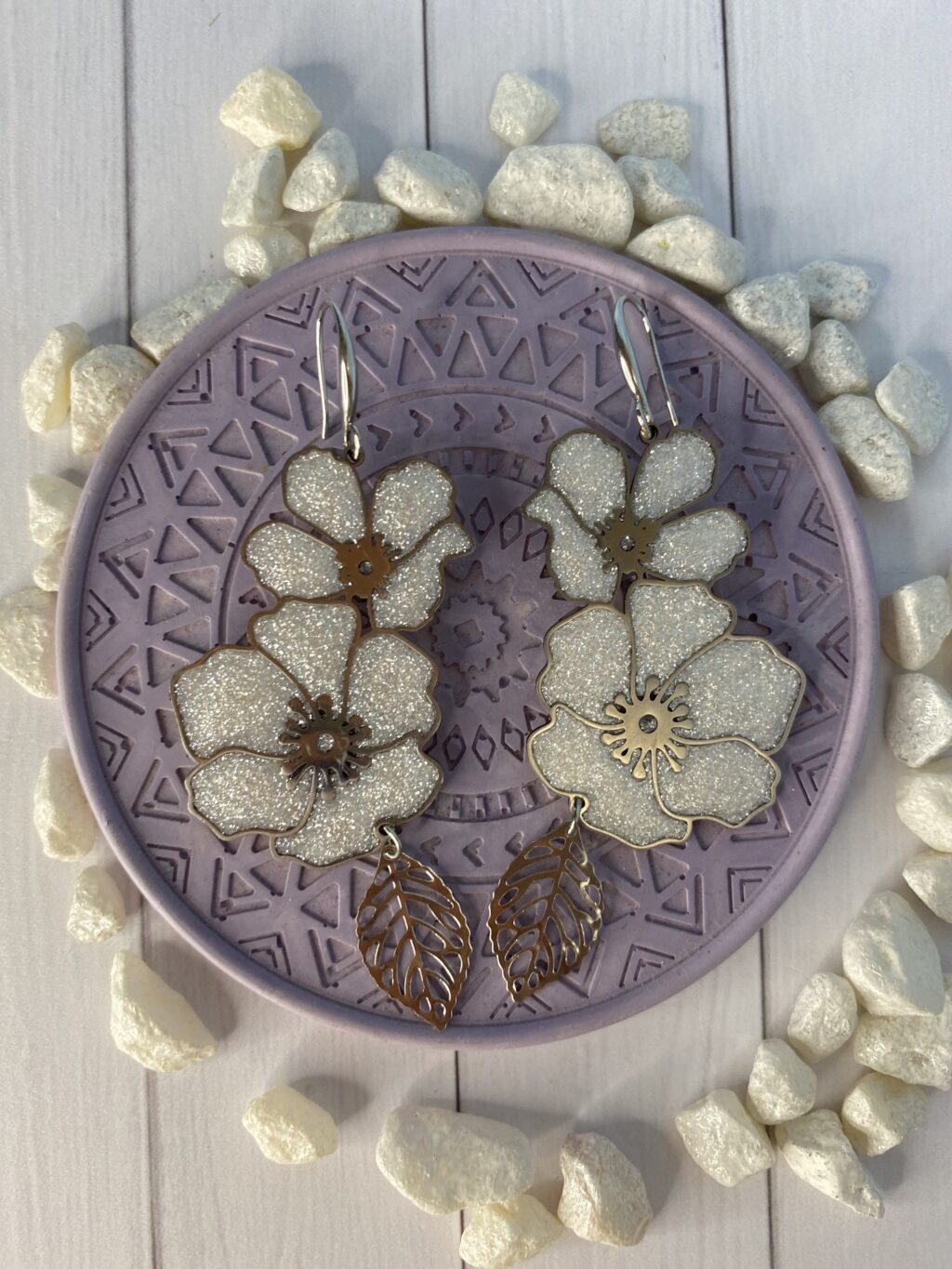 Серьги с цветами из ювелирной смолы