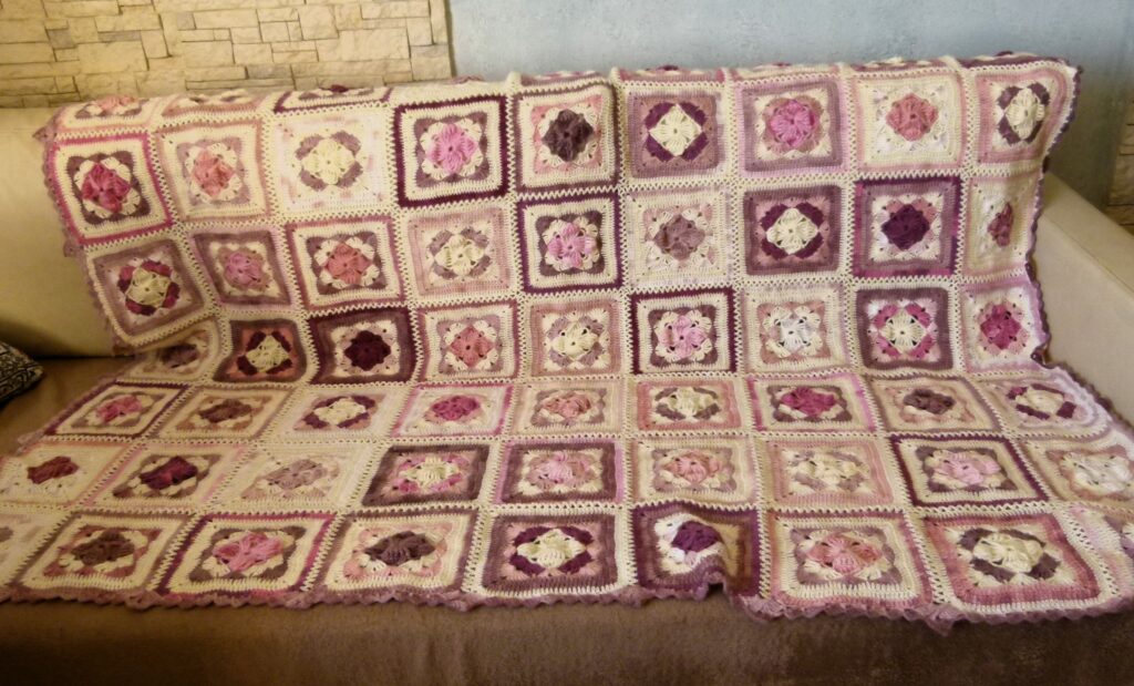 Плед связанный крючком