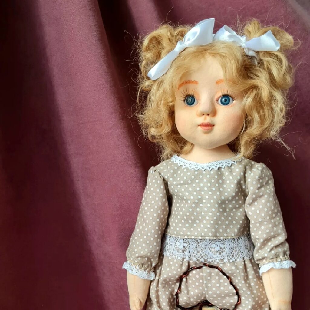 Кукла ручной работы