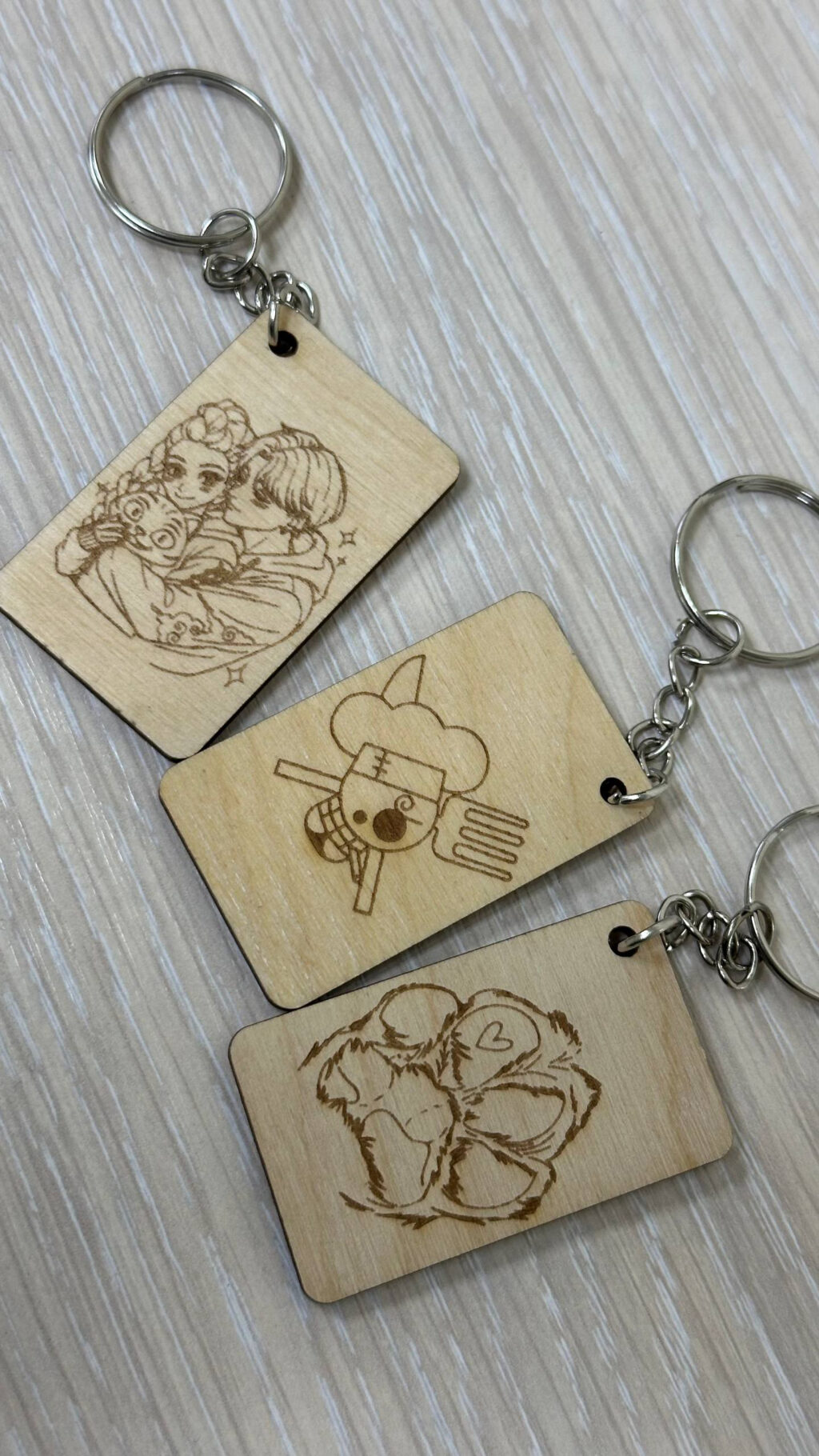 Деревянные брелки на заказ