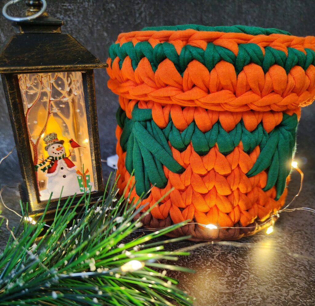 Шкатулка из трикотажной пряжи «Клементины»