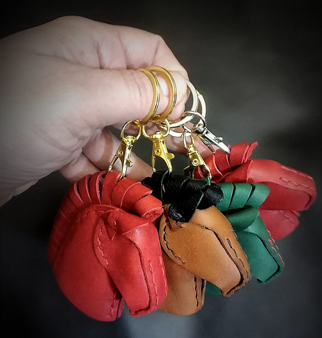 Брелок конь