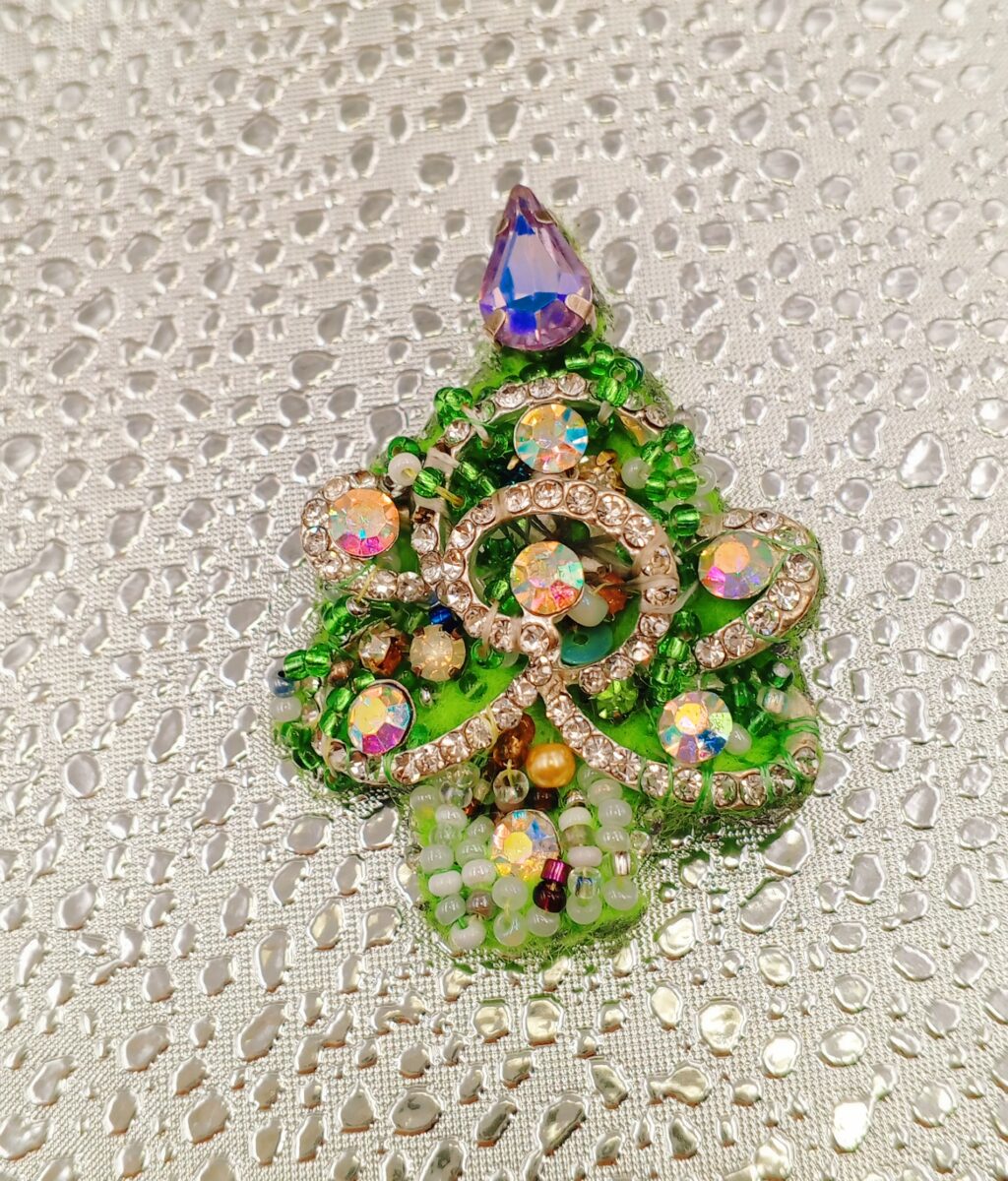 Брошь «Новогодняя ёлочка»