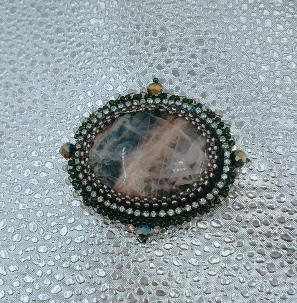 Брошь «Апатиты»