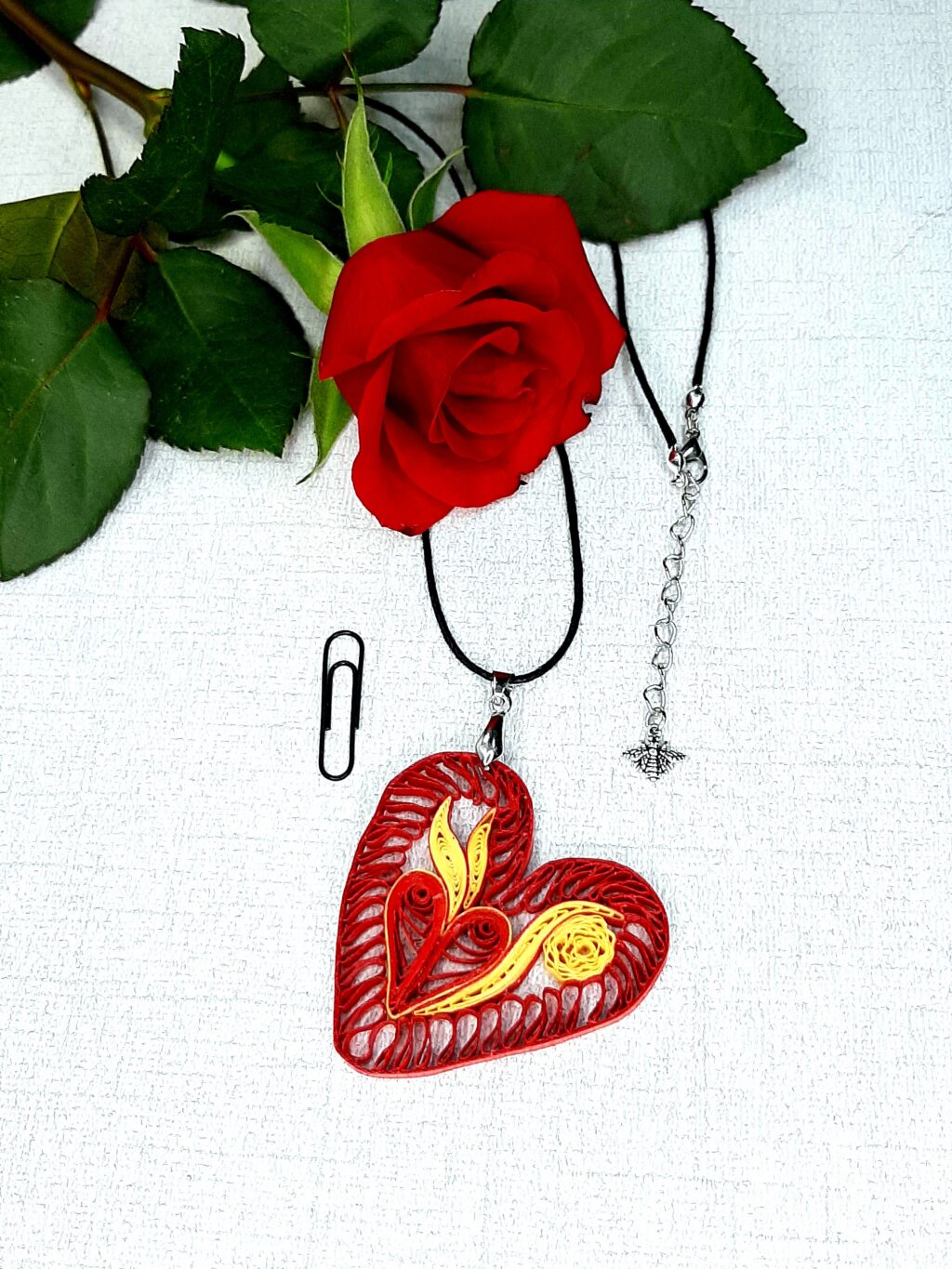 Кулон квиллинг Валентинка