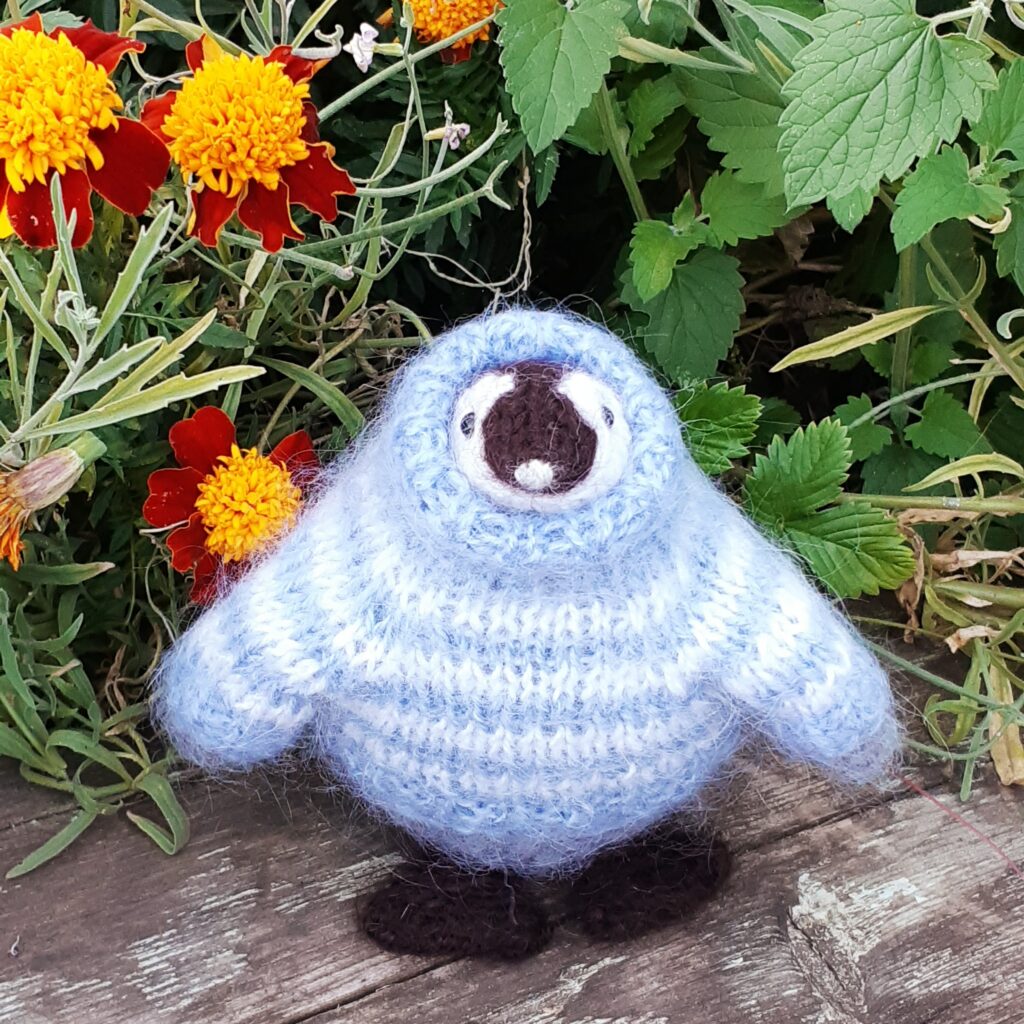 Пингвин в свитере