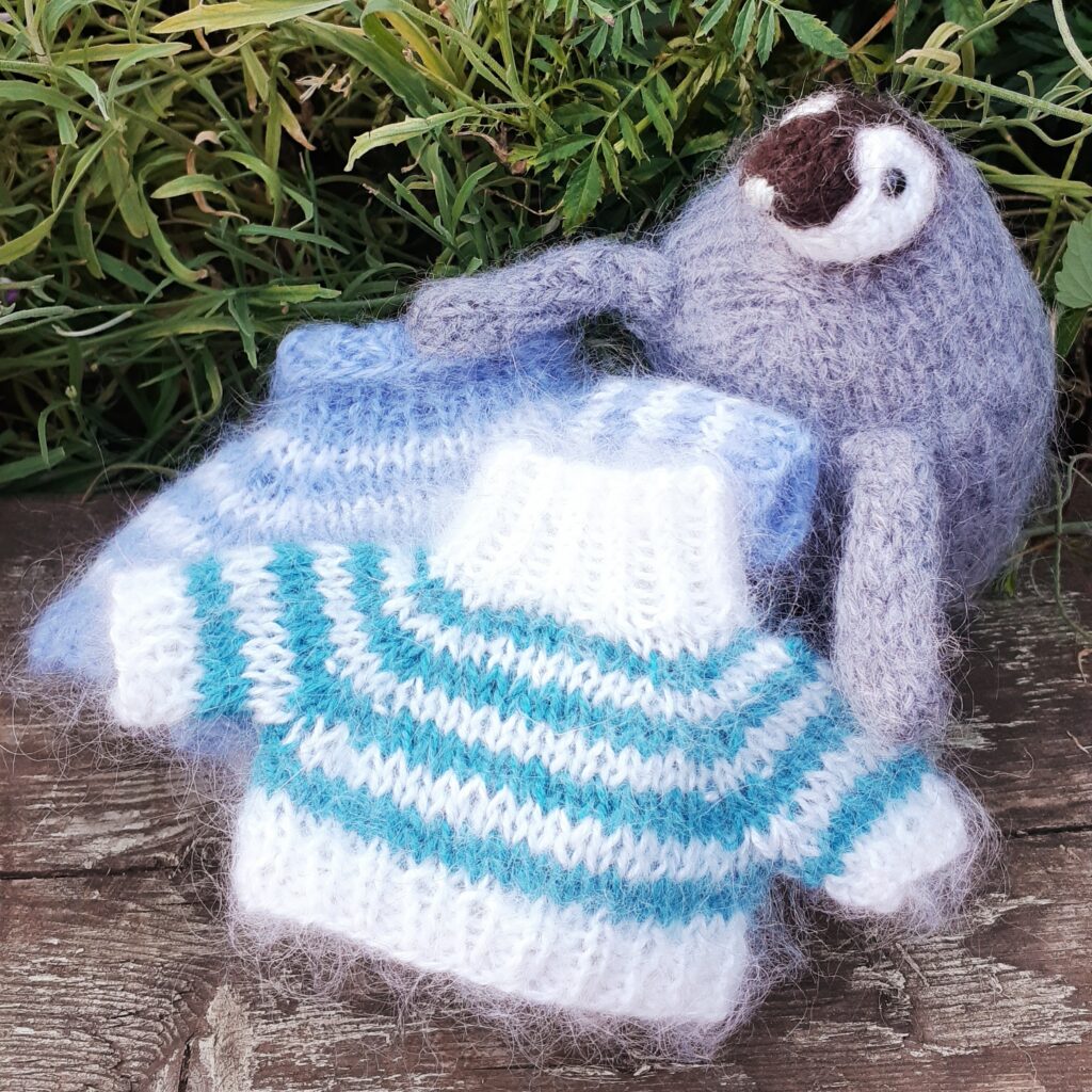 Пингвин в свитере