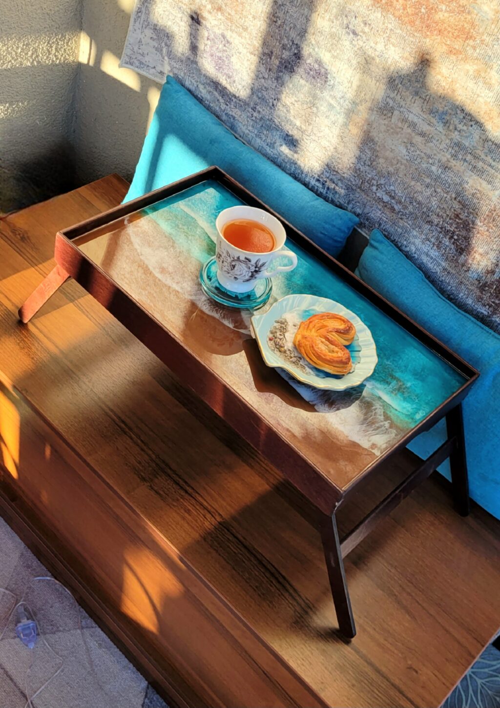 Столик в кровать Волны океана