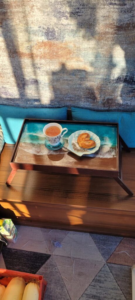 Столик в кровать Волны океана