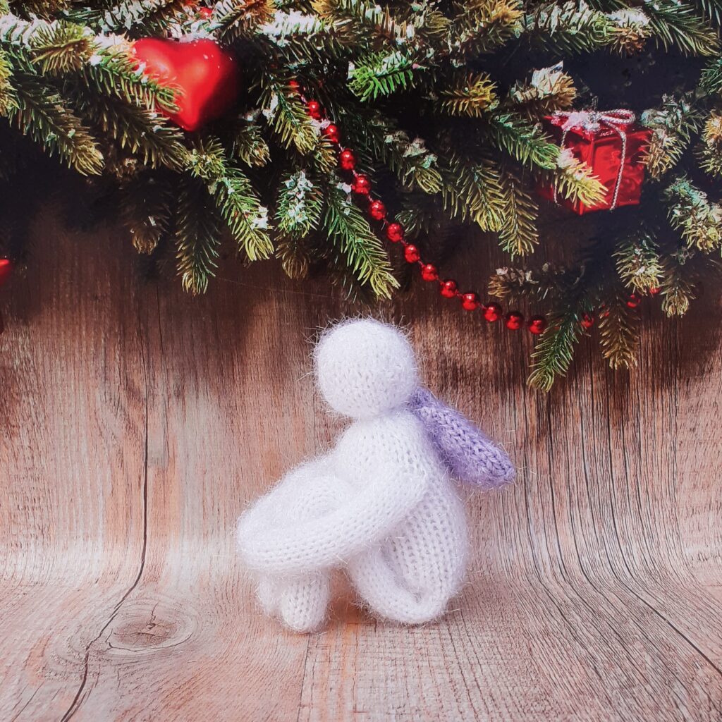 Ангел сидящий