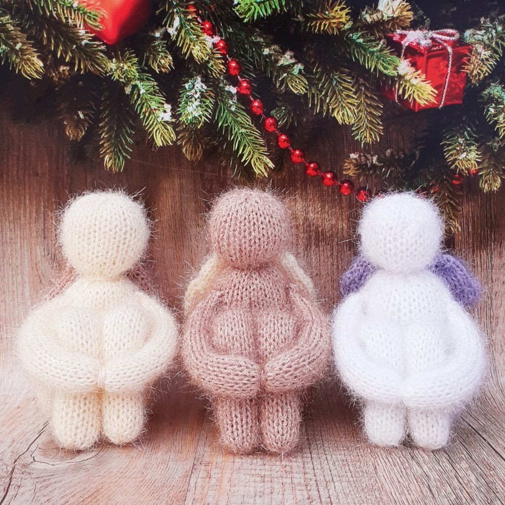 Ангел сидящий