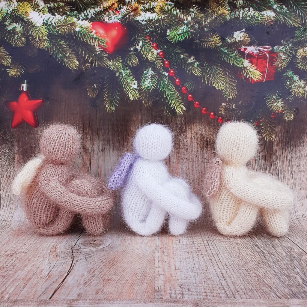 Ангел сидящий