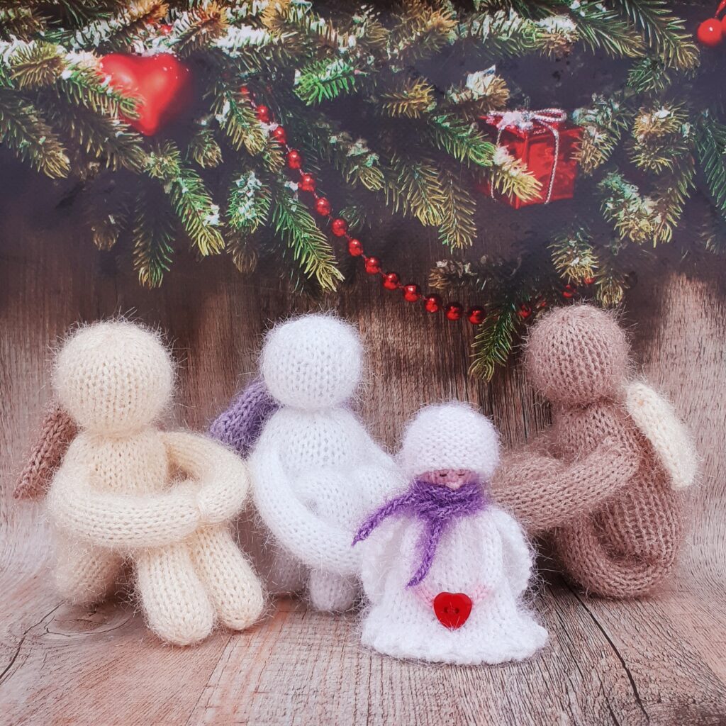 Ангел сидящий