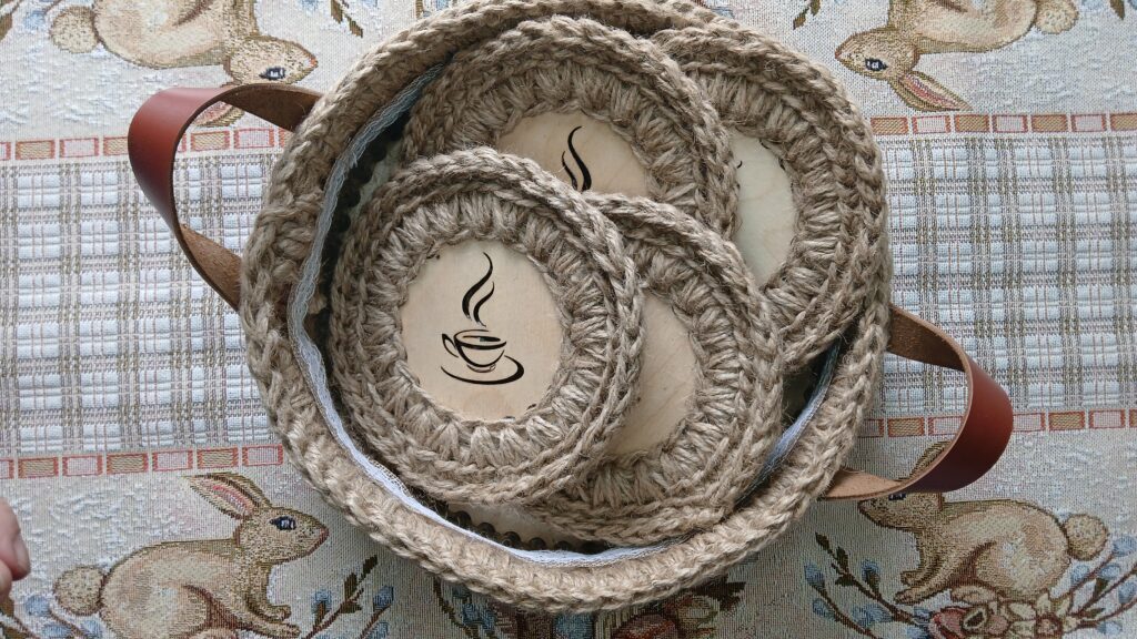 Поднос + 4 подставки под кружки