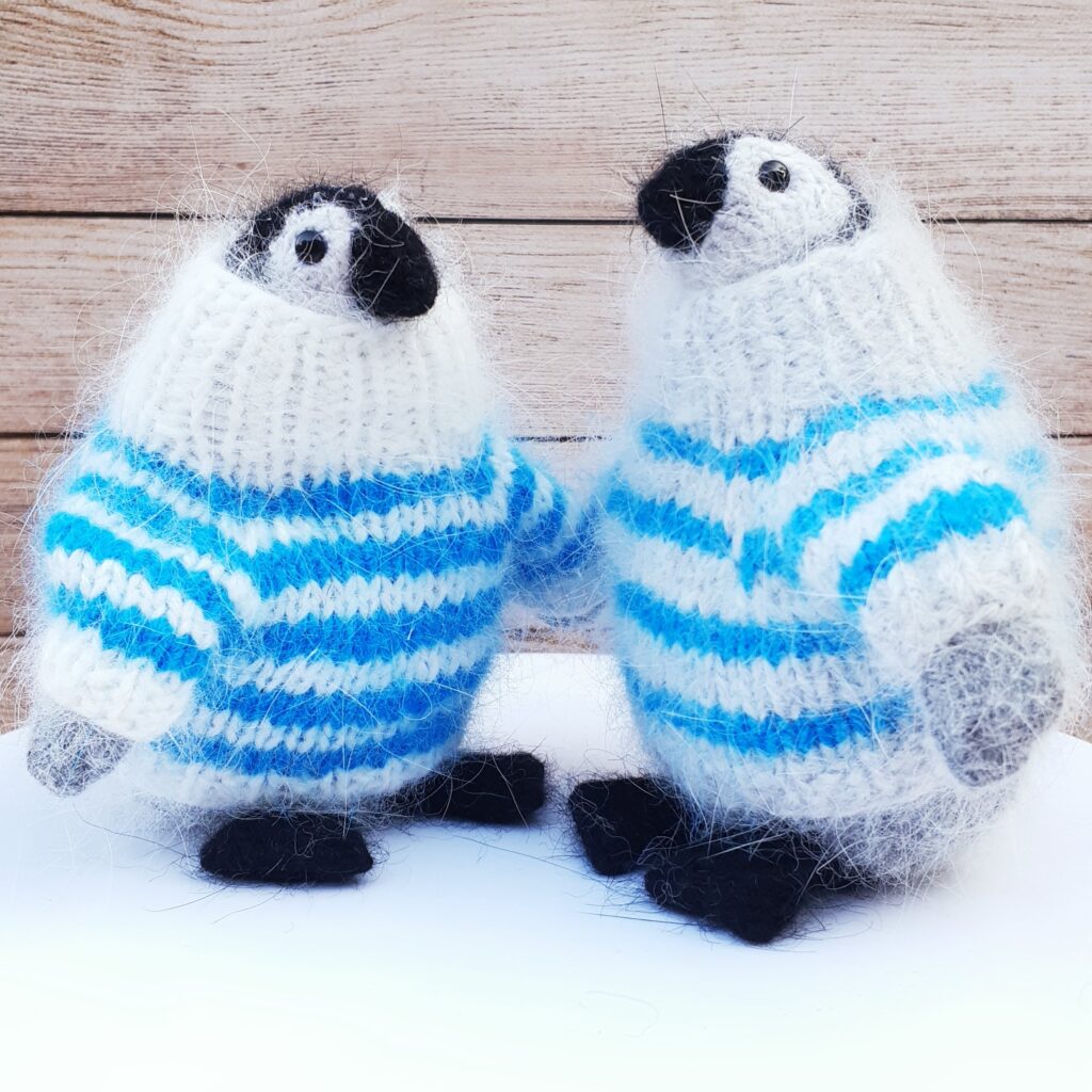 Пингвин в свитере