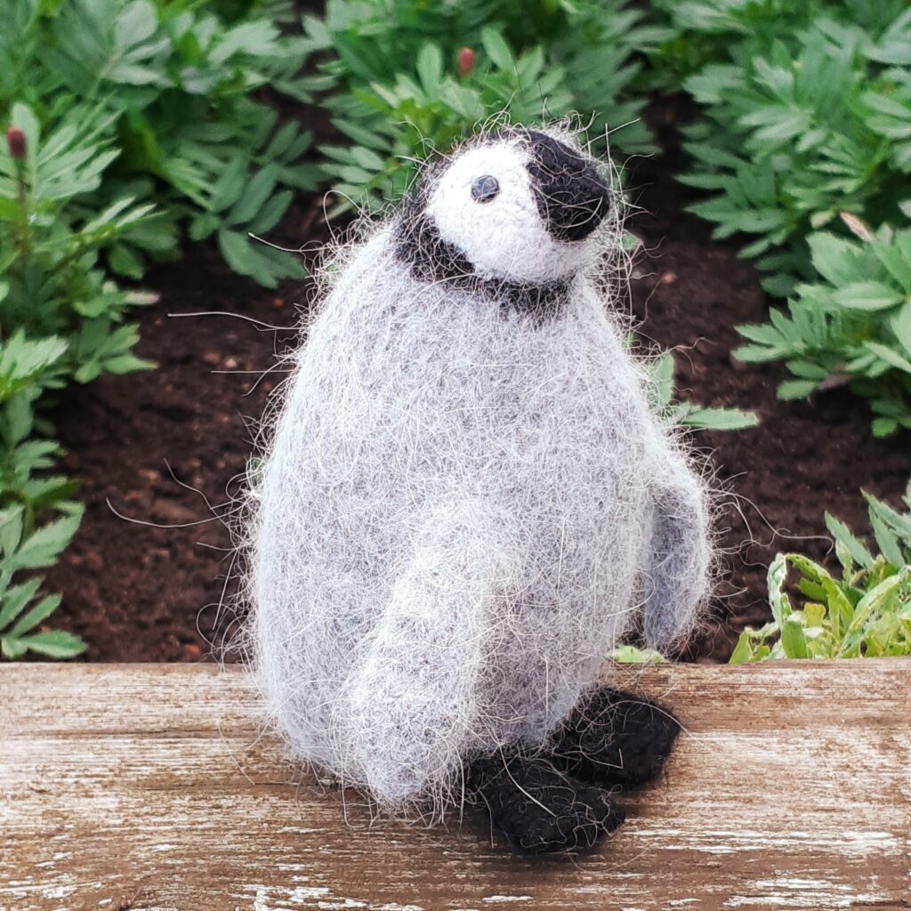 Пингвин в свитере