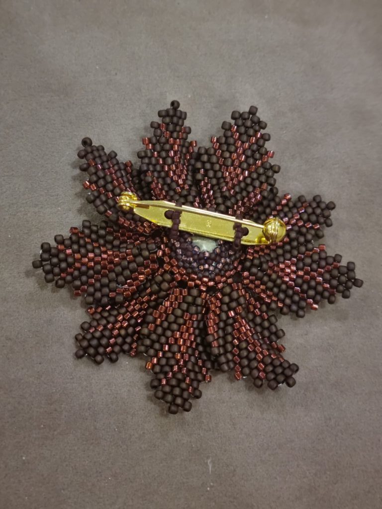 Брошь Цветок