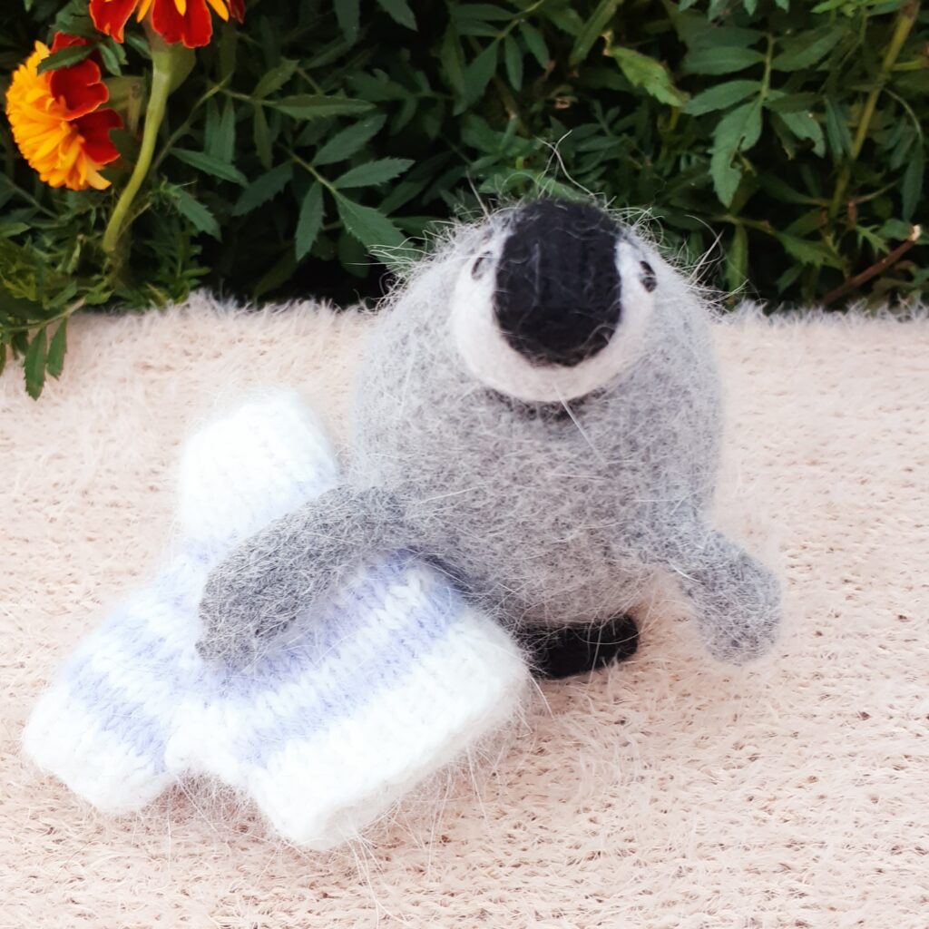 Пингвин в свитере