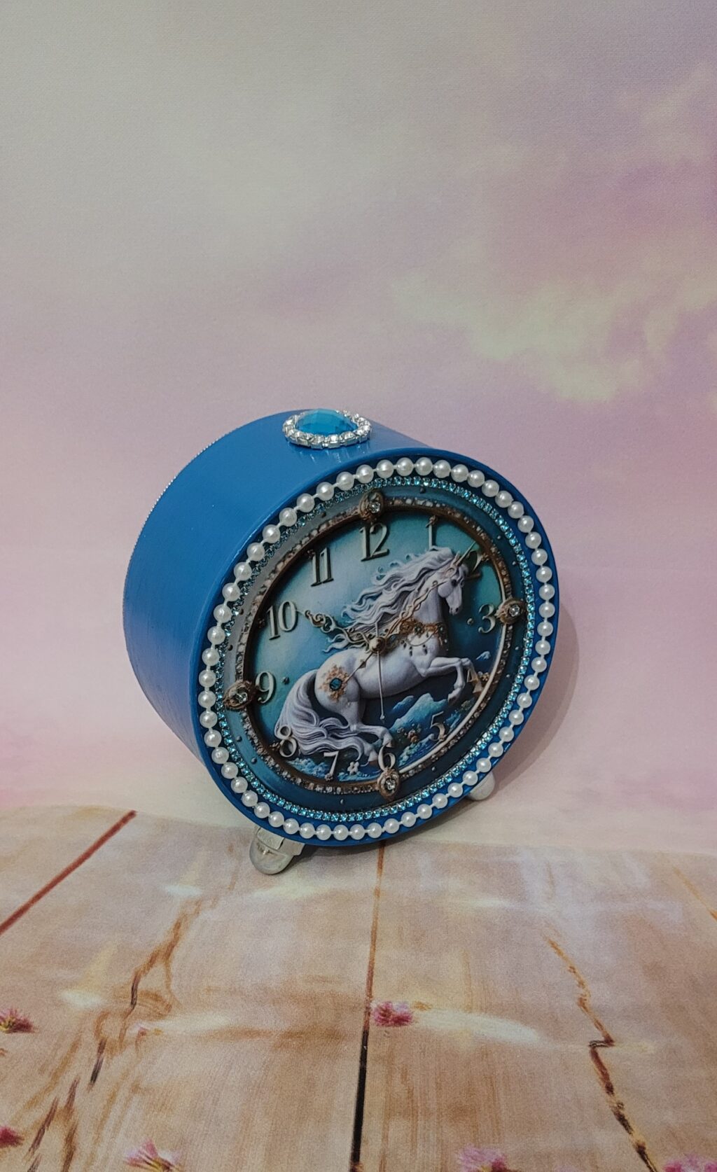 Декоративный будильник «Белая лошадь»