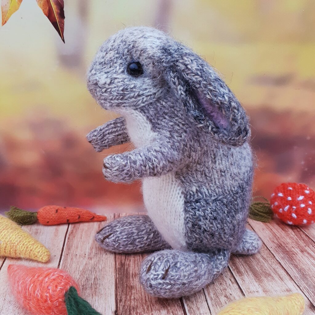 Кролик в свитере