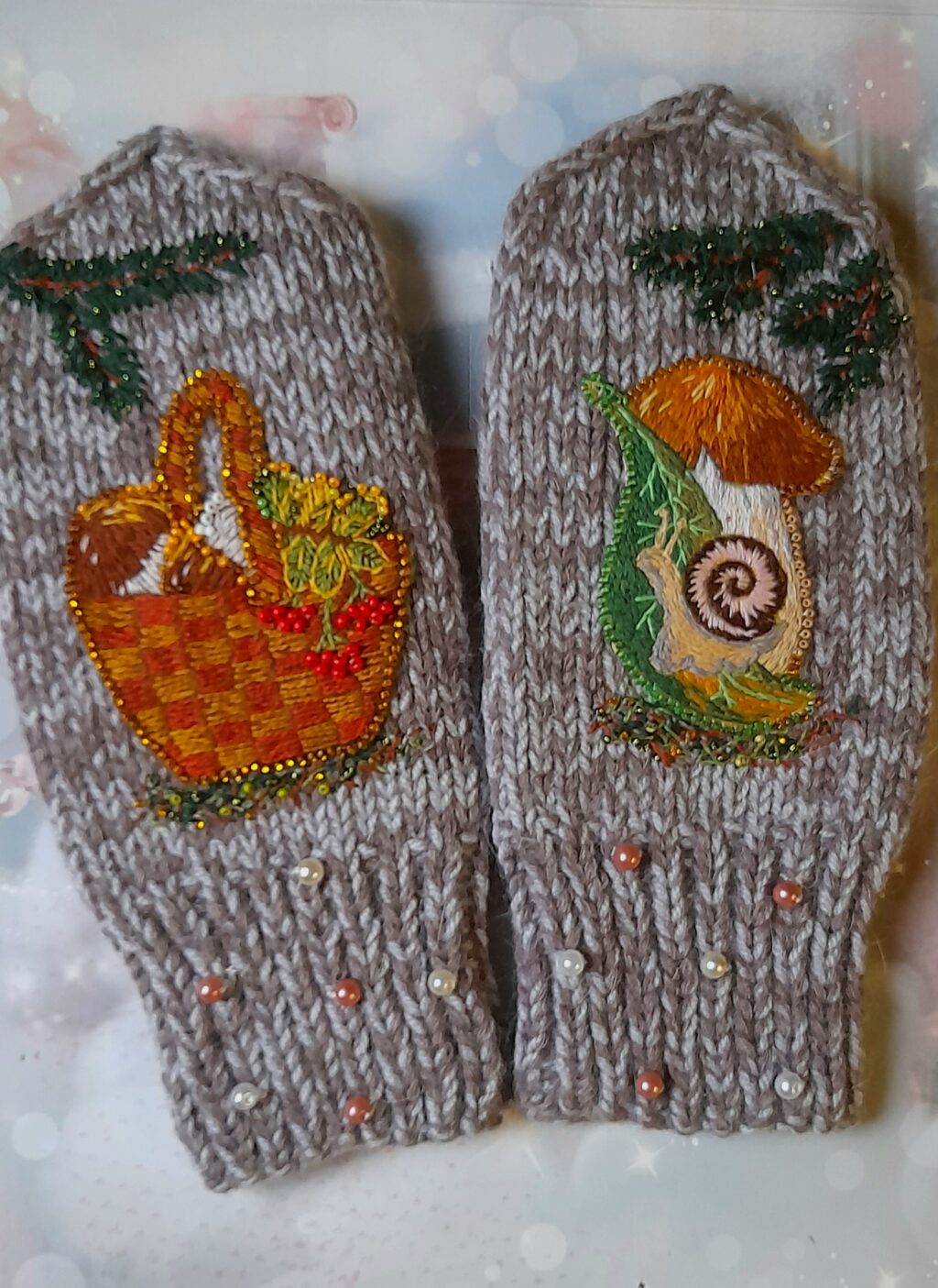 Варежки грибочки