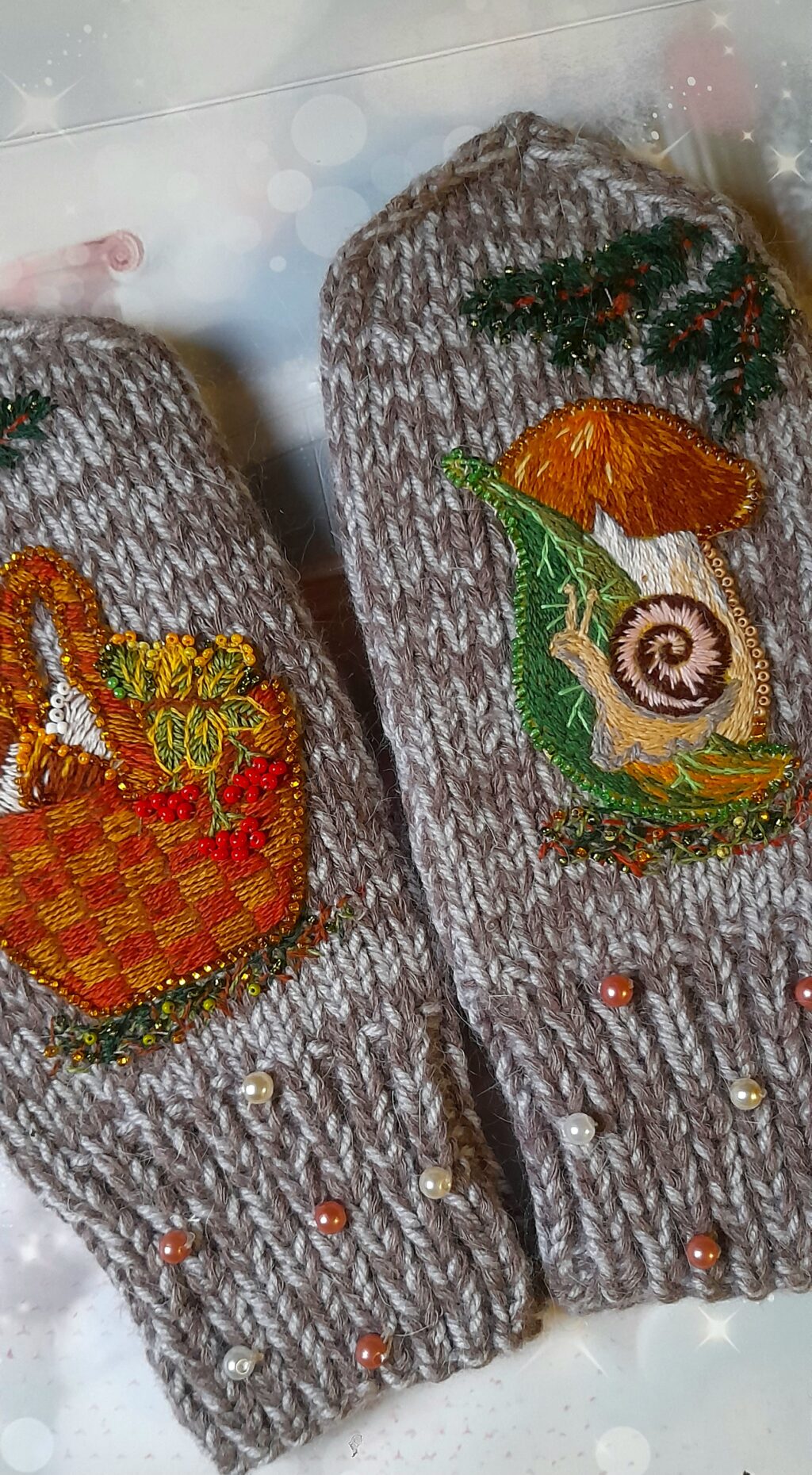 Варежки грибочки