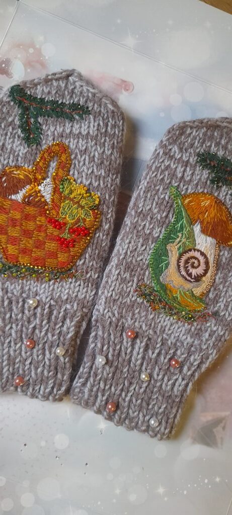 Варежки грибочки