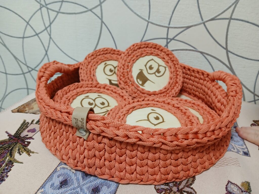 Поднос + 4 подставки под кружки